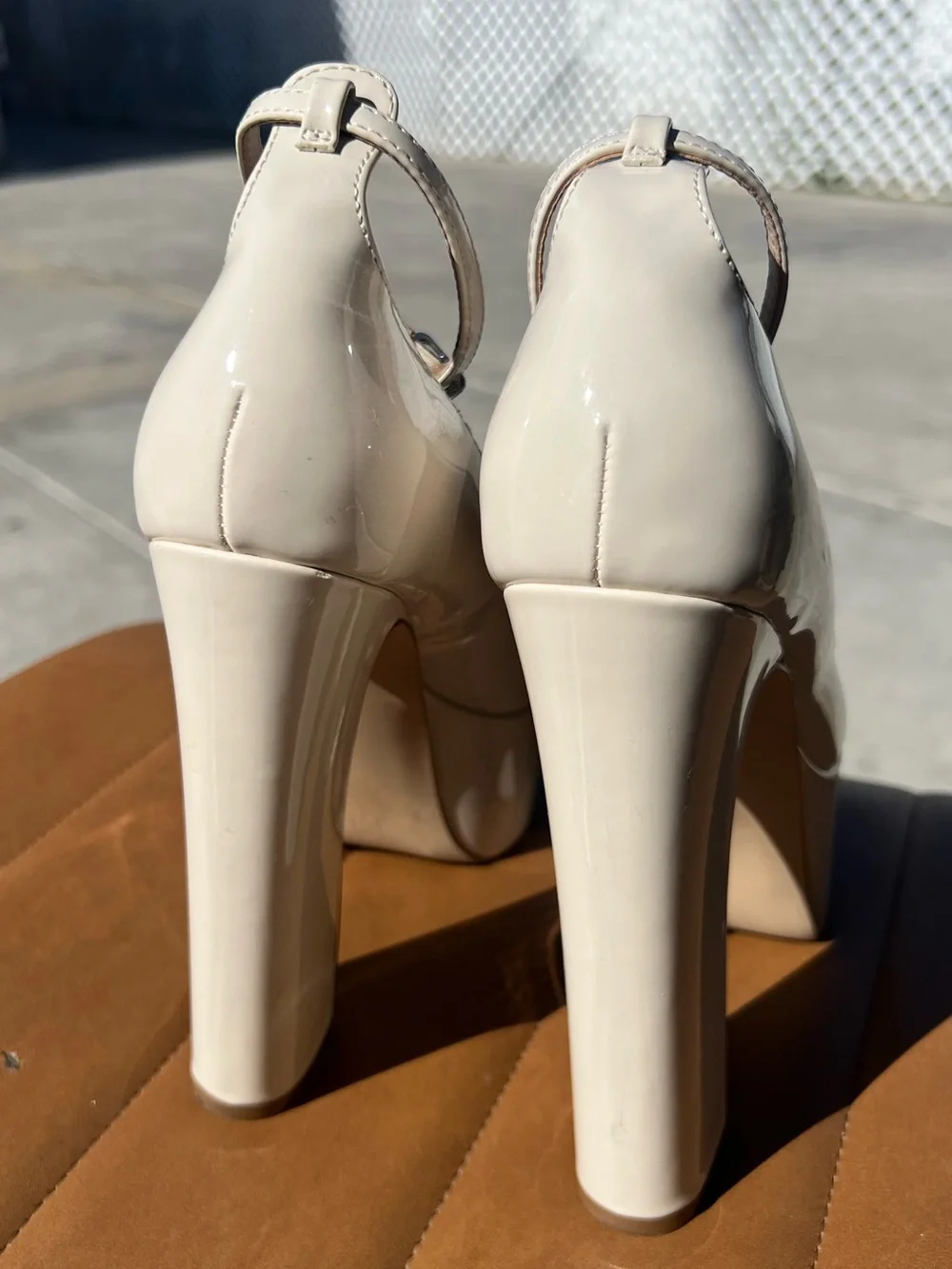 Skyrise bone patent platform Steve Madden heels